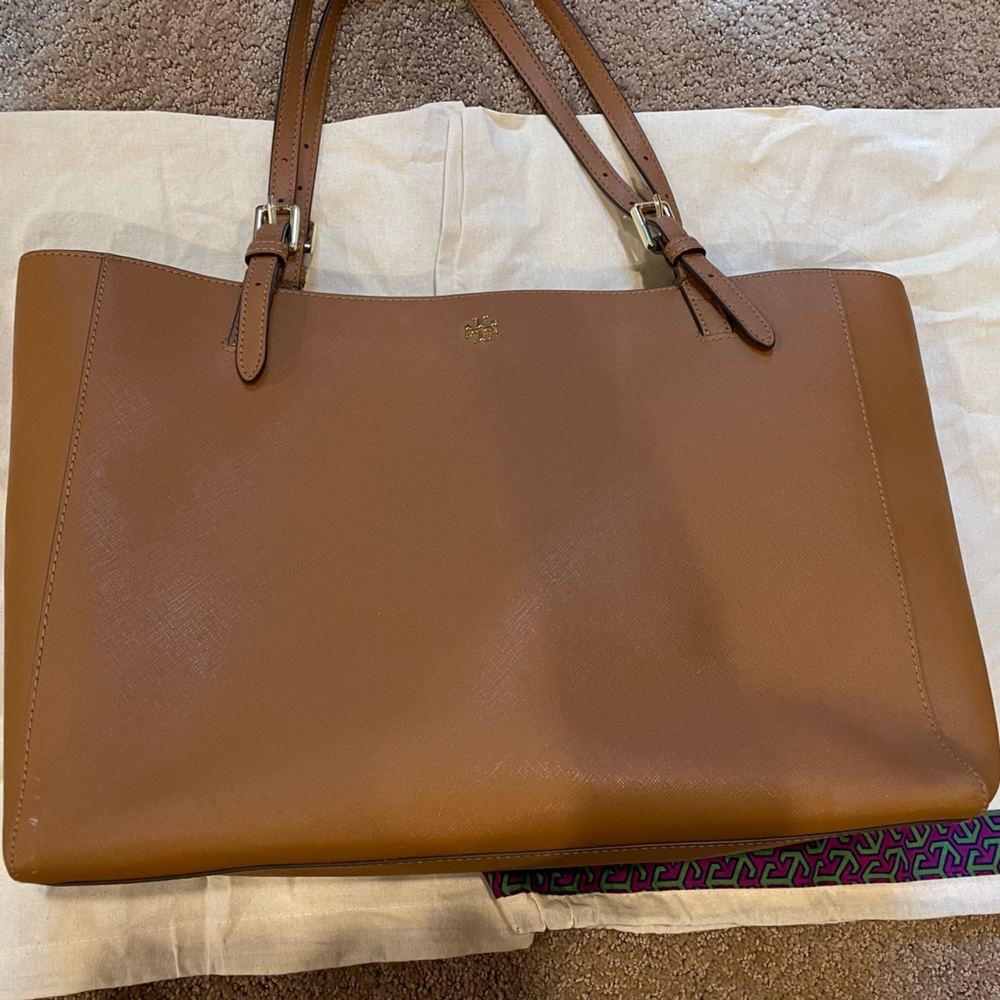 Tory Burch Emerson Tote - very good condition
